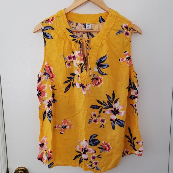 Old Navy || Yellow Floral Tie Neck Tank - Picture 2 of 4